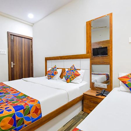 Hotel Fabexpress Nishesh Tower à Ujjain Extérieur photo