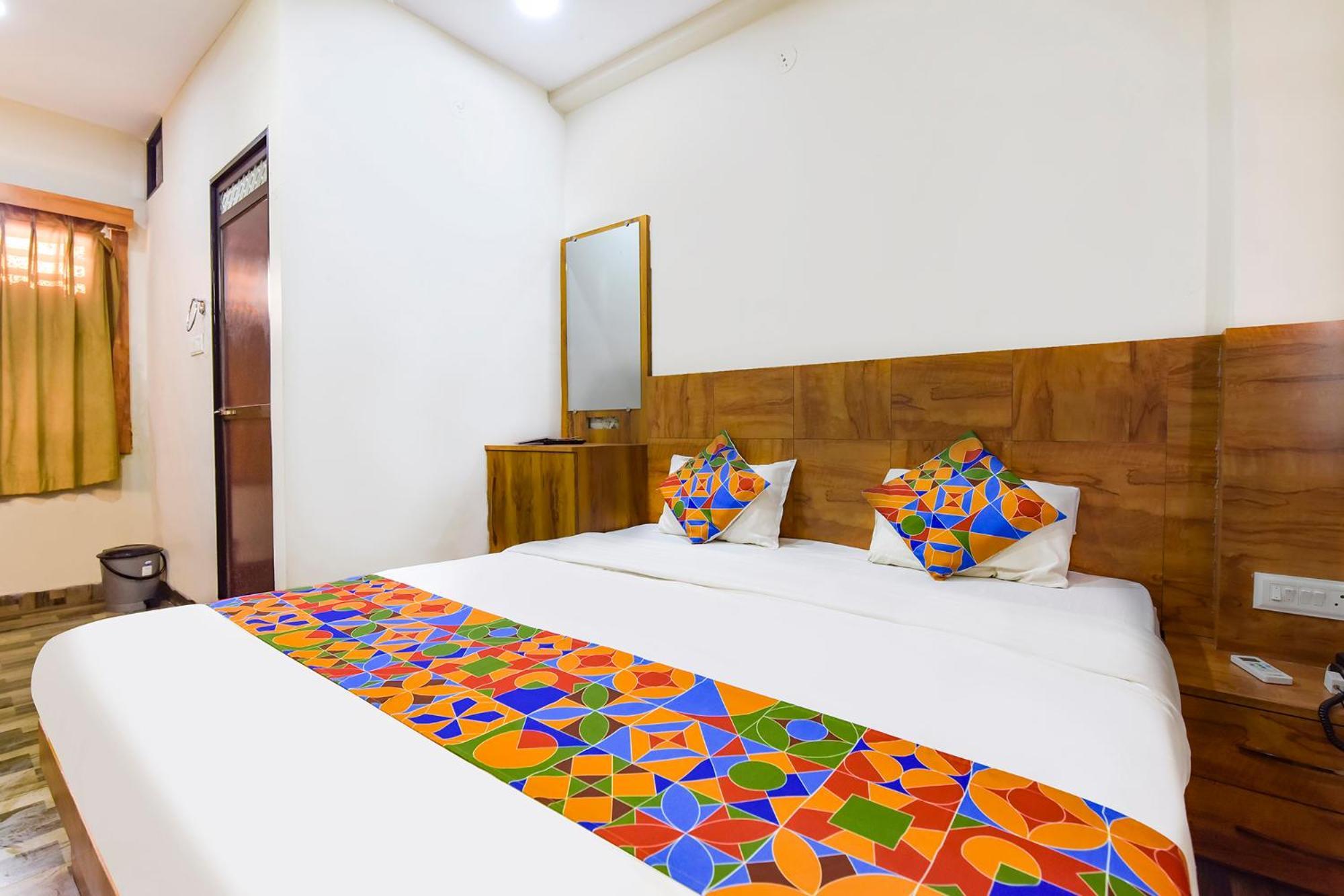 Hotel Fabexpress Nishesh Tower à Ujjain Extérieur photo