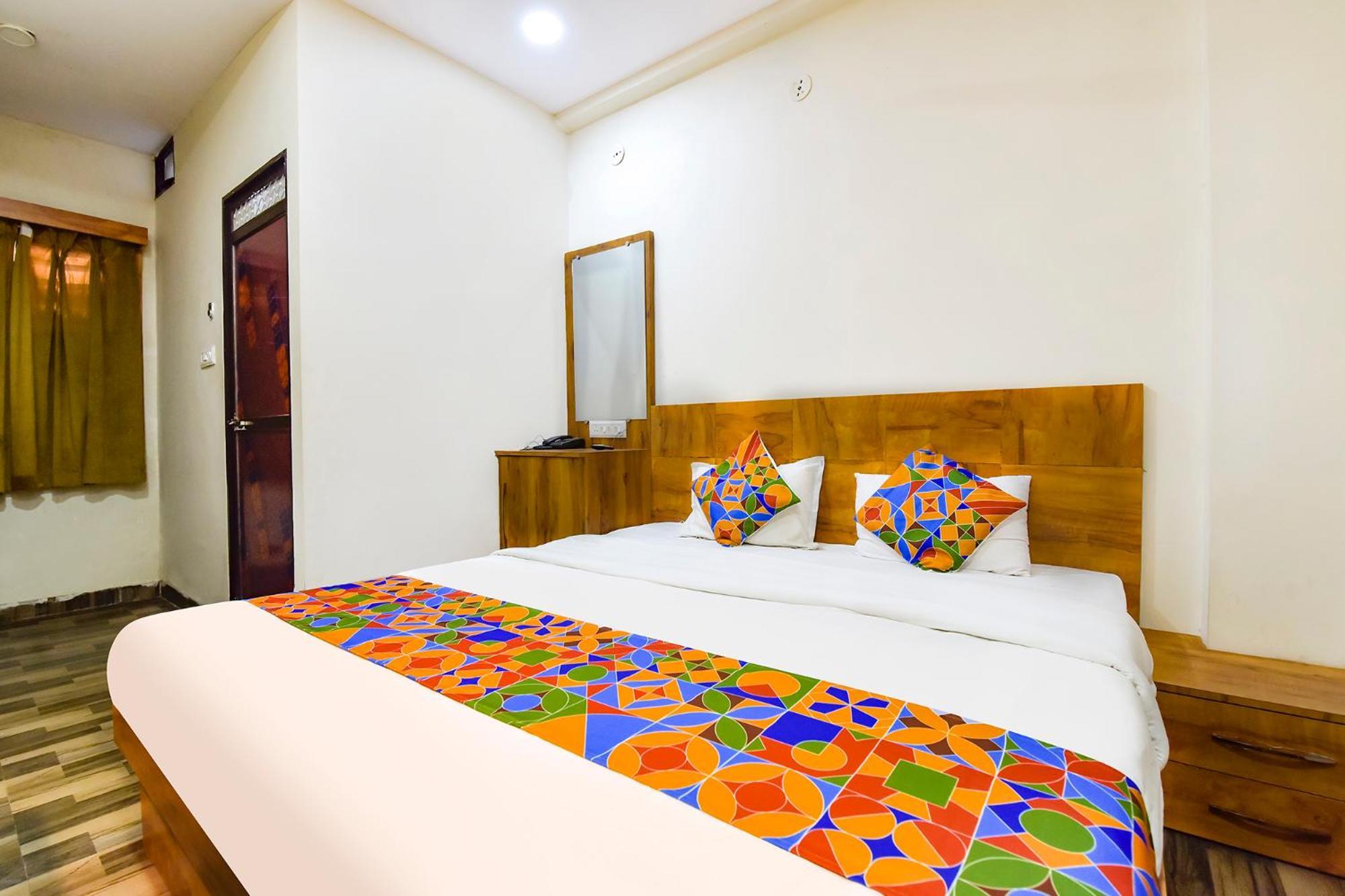 Hotel Fabexpress Nishesh Tower à Ujjain Extérieur photo