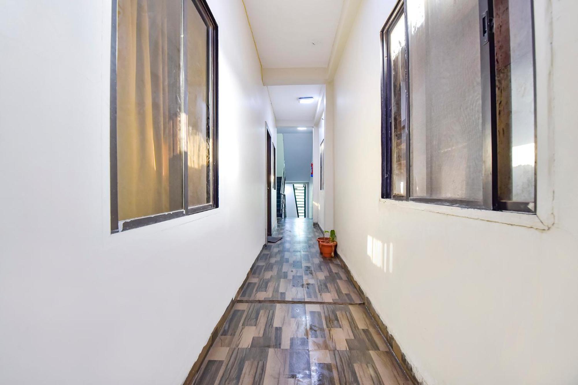 Hotel Fabexpress Nishesh Tower à Ujjain Extérieur photo
