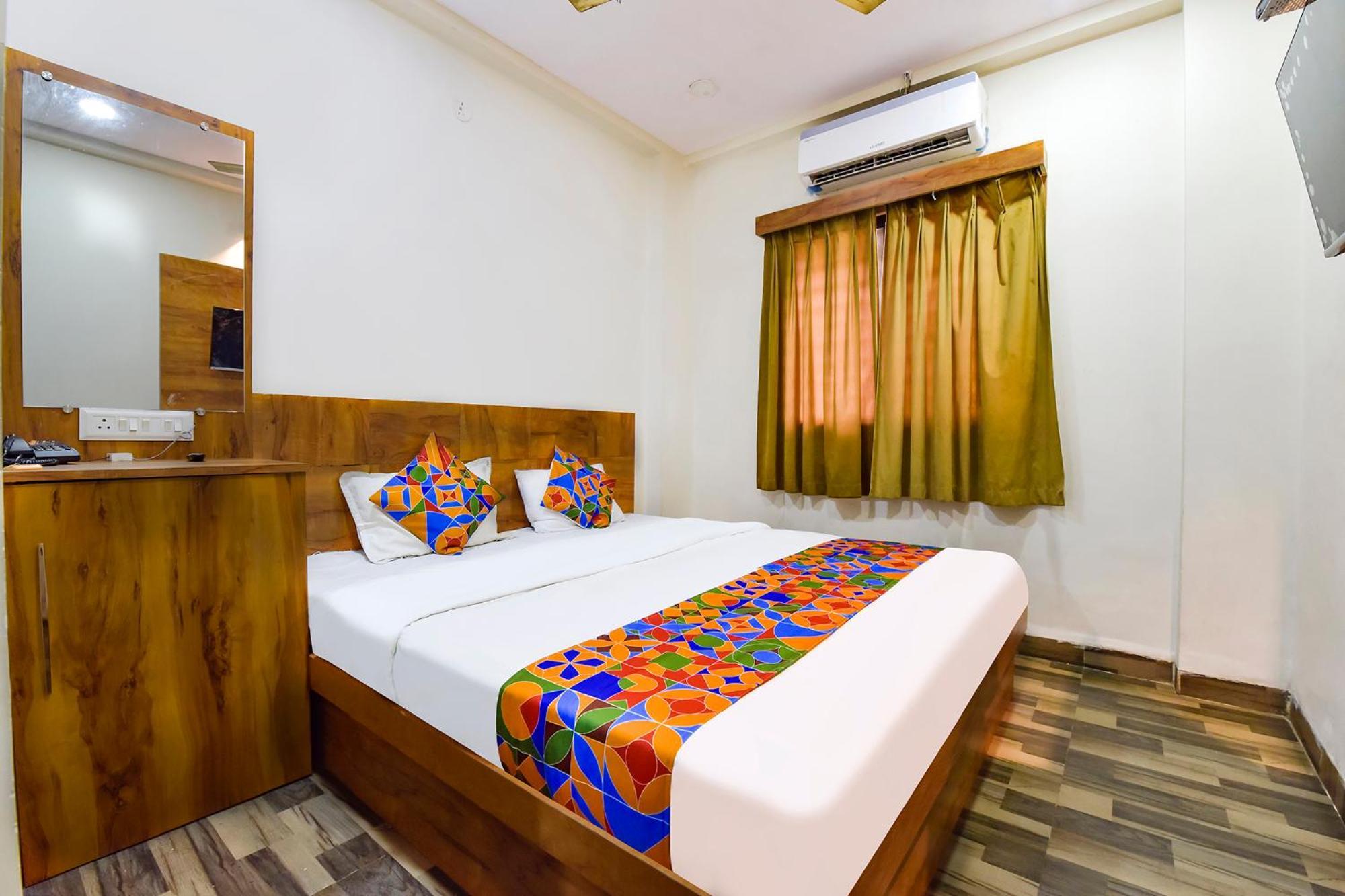 Hotel Fabexpress Nishesh Tower à Ujjain Extérieur photo
